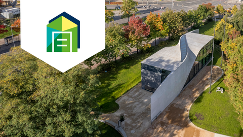 Foto: eine Luftaufnahme des CUBE, einem innovativen Gebäude auf dem Campus der TU Dresden aus Carbonbeton - das erste seiner Art